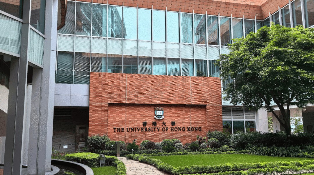 如何用一年时间,搞定全家香港身份?这条低门槛通道,普通人也能上车!