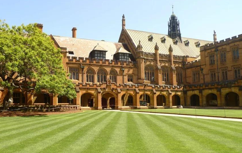 澳洲不同类型学校留学费用对比：顶尖大学、专业学院与区域大学费用